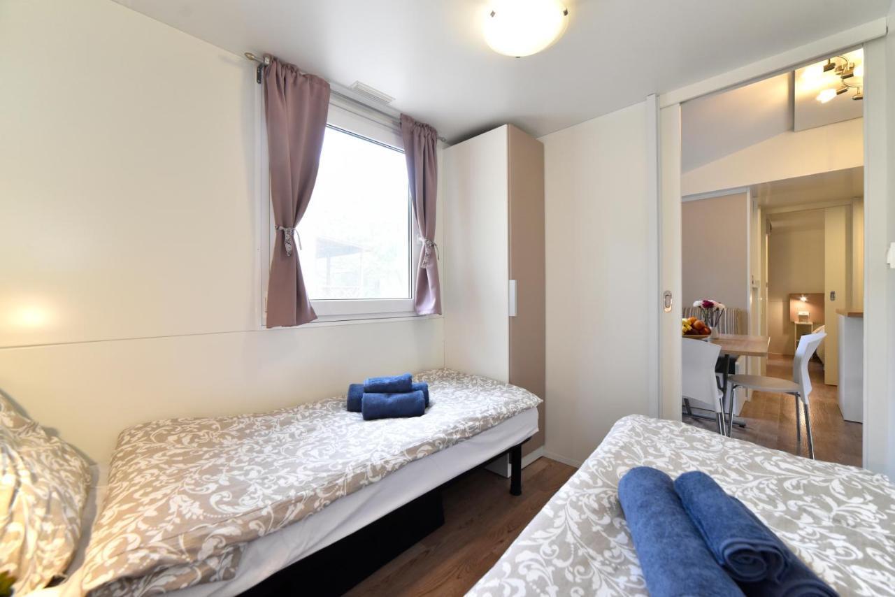 Mobile Home Posidonija Biograd Na Moru Exteriör bild